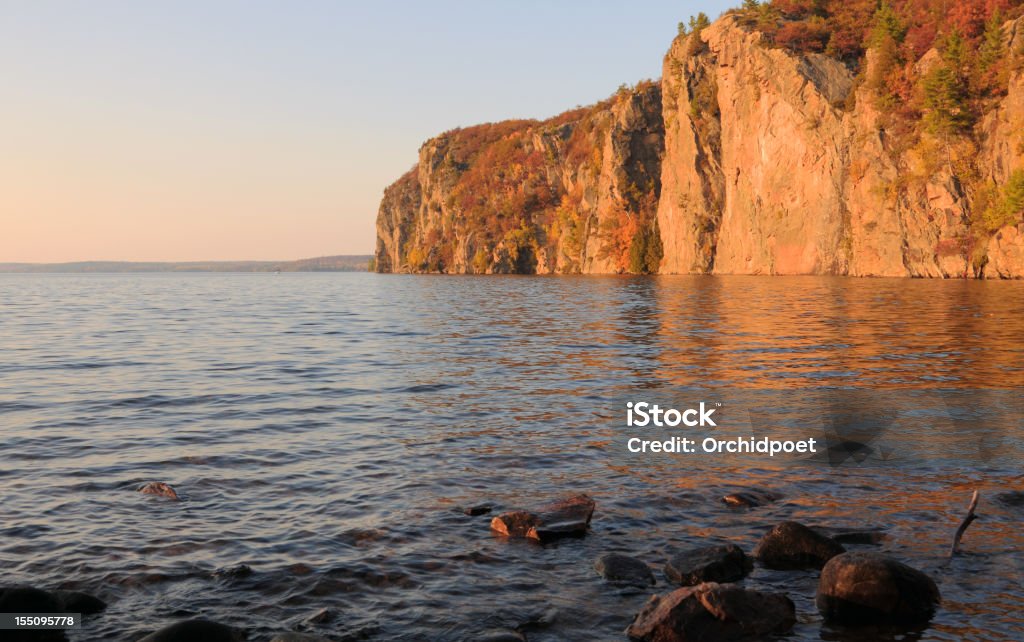 Mazinaw Rocher au coucher du soleil - Photo de Roc libre de droits