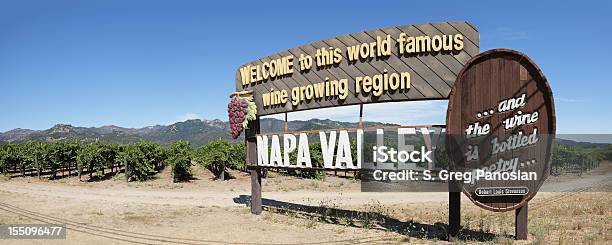 Vale De Napa Bemvindo - Fotografias de stock e mais imagens de Vale de Napa - Vale de Napa, Quinta, Vinha