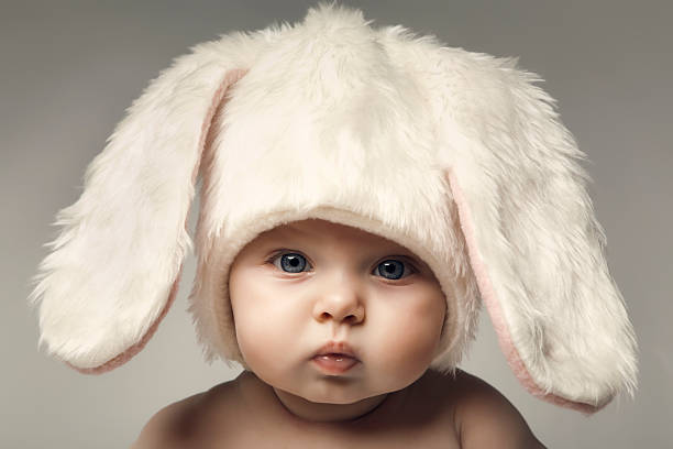 baby - costume da coniglietto foto e immagini stock