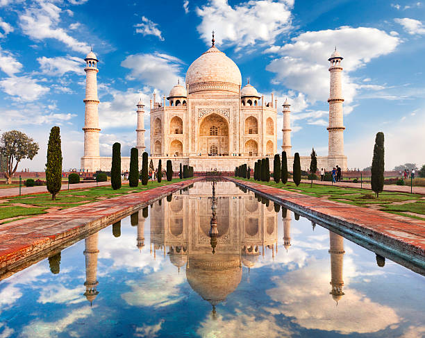 istock Taj Mahal Sunrise 155096944