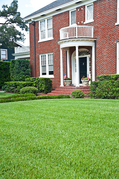 istock Traditional American Home 155097180