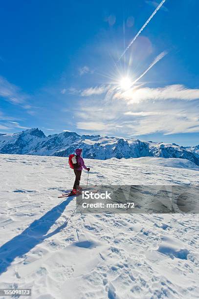 Spektakularne Mountainscape Narciarzem Przeciwko - zdjęcia stockowe i więcej obrazów La Grave - La Grave, 25-29 lat, 30-34 lata