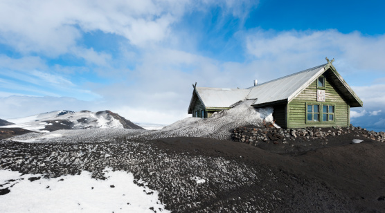 alpine hut Fimmvörduhalsskalli, it is beside the popular icelandic trekking path fimmvörduhals between the two famous glaciers eyafjallajökull and myrdalsjökull, iceland