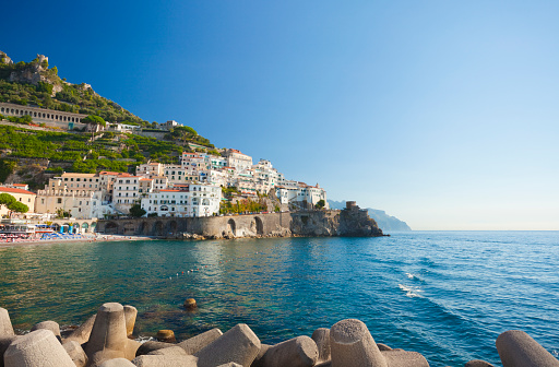 Amalfi town on Amalfi Coast (Campania, Italy)\n\n[h2 class=\