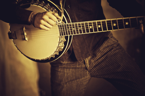 street banjo player detail