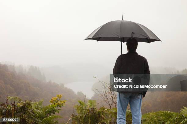Visita De Escocia Foto de stock y más banco de imágenes de Paraguas - Paraguas, Gris, Escocia