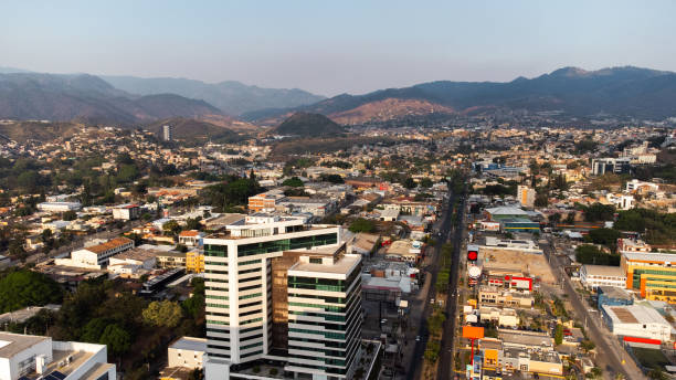 aerial view cityscape on boulevard morazán, tegucigalpa, honduras - tegucigalpa imagens e fotografias de stock