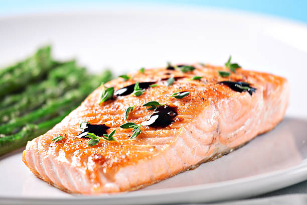 istock Fillet of salmon with asparagus 155124700