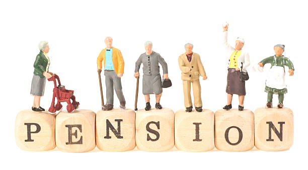 年金ワードに pensioner - 小さな像 ストックフォトと画像