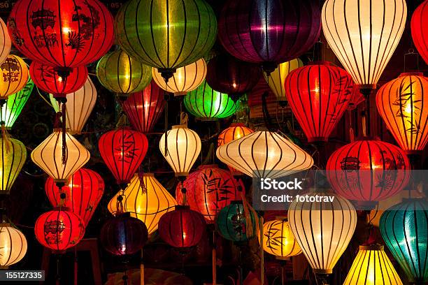 Seda Lanterns De Hoi Uma Cidade Vietname - Fotografias de stock e mais imagens de Lanterna - Lanterna, Noite, Ano Novo Chinês