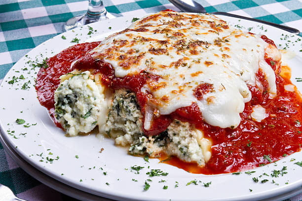 istock Baked Cheese Manicotti Florentine 155127897