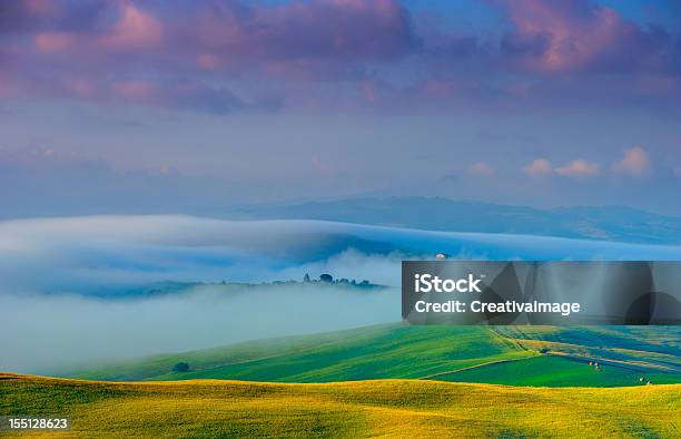 Krajobraz Toskanii - zdjęcia stockowe i więcej obrazów Bez ludzi - Bez ludzi, Chmura, Cyprys