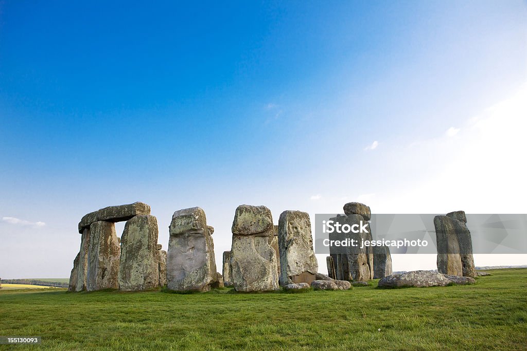 Stonehenge en la primavera - Foto de stock de Stonehenge libre de derechos