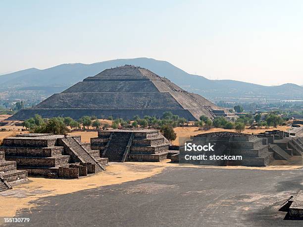 ピラミッド型の太陽の下でテオチワカンメキシコ - アステカ文明のストックフォトや画像を多数ご用意 - アステカ文明, カラー画像, テオティワカン