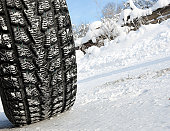 winter-reifen.jpg?b=1&s=170x170&k=20&c=kRlL968_R2LWtDLQWcv8OeQgDRnD4toEqWqtDAMAfbo=