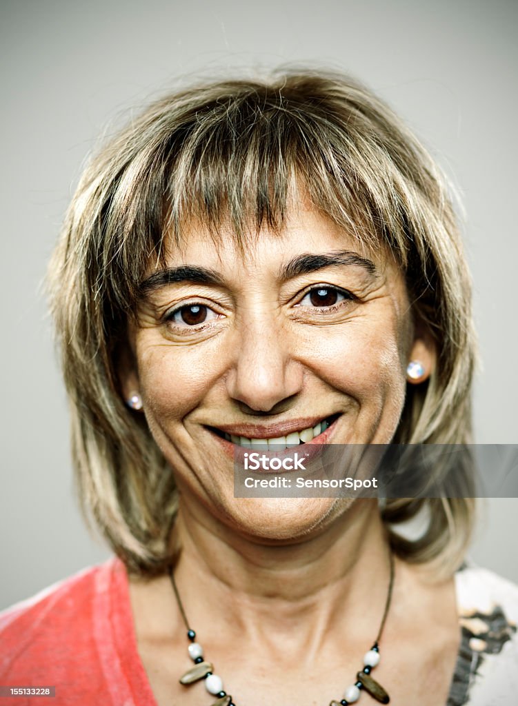 Mujer sonriente - Foto de stock de Mujeres libre de derechos