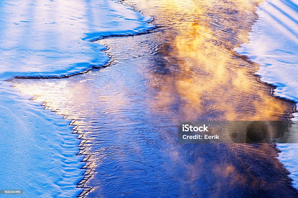 Eau glacée de la rivière - Photo de Ombre libre de droits