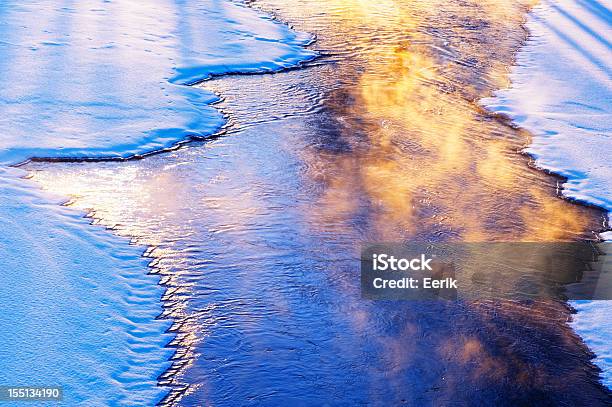 Photo libre de droit de Eau Glacée De La Rivière banque d'images et plus d'images libres de droit de Ombre - Ombre, Arctique, Bleu