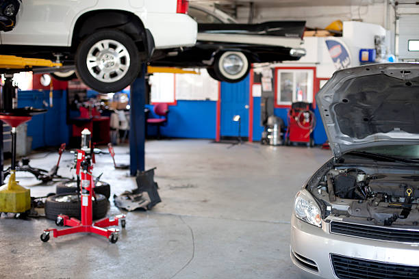 warsztat naprawy pojazdów - auto repair shop zdjęcia i obrazy z banku zdjęć