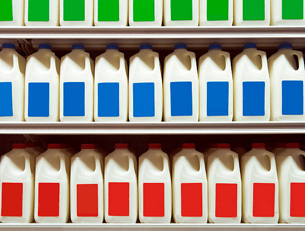 leche materna - bottle plastic label green fotografías e imágenes de stock