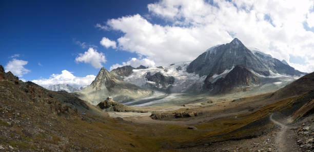 istock Cabin of the Ten Panoramic 155137263