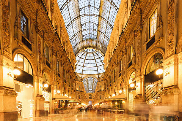 galleria vittorio emanuele, mailand italien - shopping milan italy retail shopping mall stock-fotos und bilder