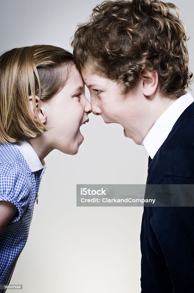 Rivalità tra sorelle - Foto stock royalty-free di Aggressione