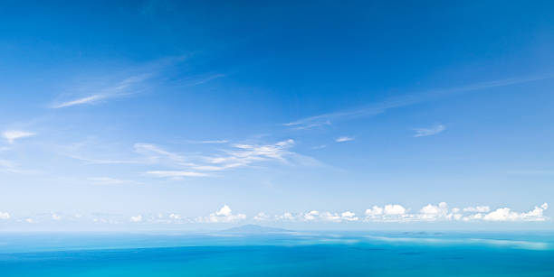 パノラマ 50 mpix パラダイスラグーン - cloud sky cloudscape panoramic ストックフォトと画像