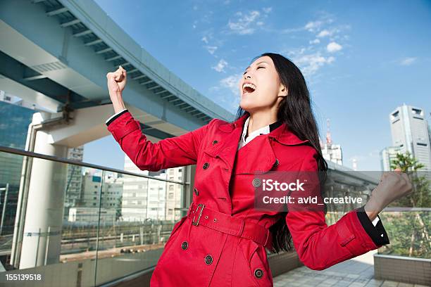 Junge Asiatische Frau Hat Erfolg Stockfoto und mehr Bilder von Frauen - Frauen, Japanischer Abstammung, Nur Frauen