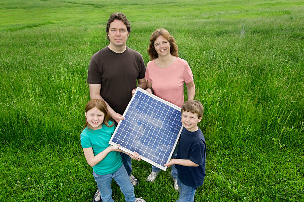 familie für solar panel - energy fuel and power generation futuristic solar energy stock-fotos und bilder