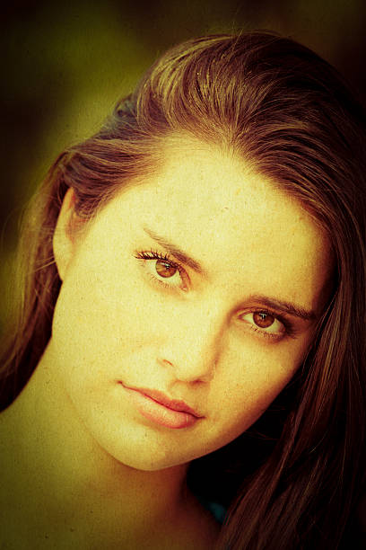 istock Young Woman Portrait Old-Fashioned 155140843