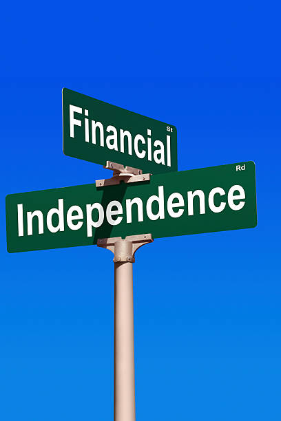 istock Financial Independence Intersection Street Sign 155141834