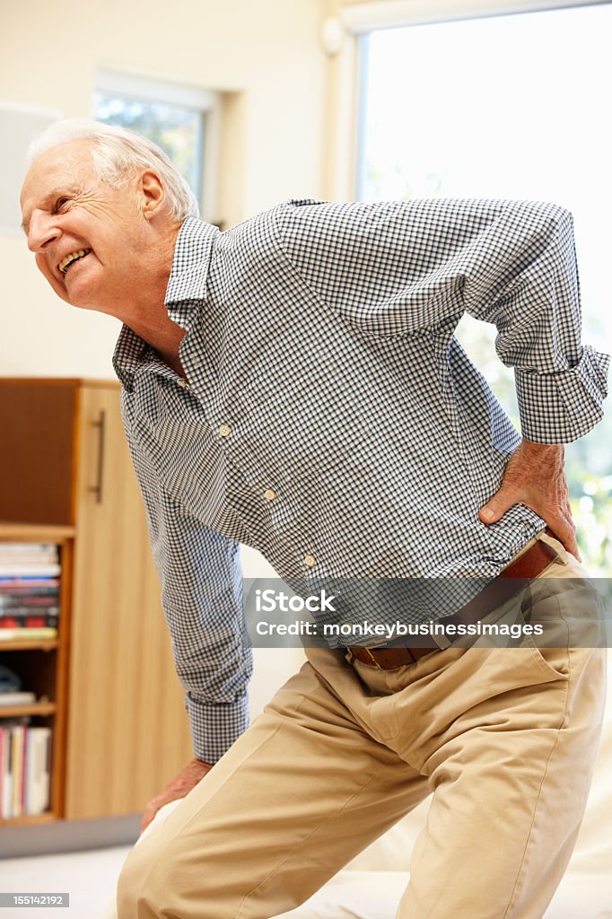 노인 남자 허리통증 - 로열티 프리 아픔 스톡 사진