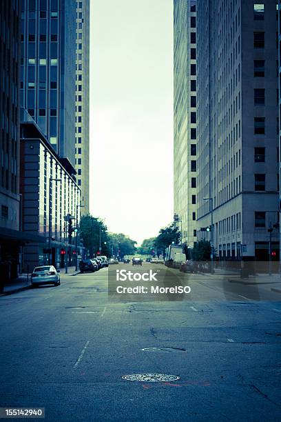 Centro De Houston Por La Mañana Temprano Foto de stock y más banco de imágenes de Aire libre - Aire libre, Arquitectura exterior, Avenida