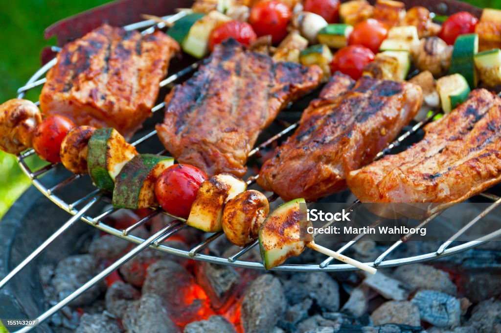BBQ - Lizenzfrei Grill-Zubereitung Stock-Foto