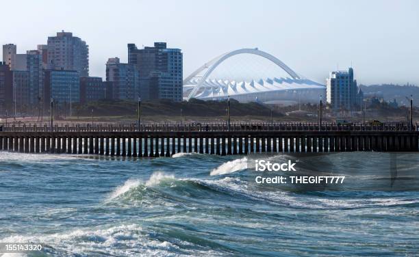 Photo libre de droit de Durban Ville Avec Le Stade banque d'images et plus d'images libres de droit de Moses Mabhida Stadium - Moses Mabhida Stadium, Durban, Stade