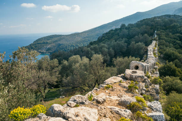 리키아 길에 있는 오래된 로마 델리케머 수로 다리의 유적 - ephesus turkey roman ancient greece 뉴스 사진 이미지