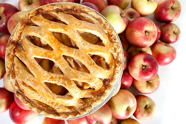 pastel de manzana caseros. - red delicious apple apple pie baking holiday fotografías e imágenes de stock