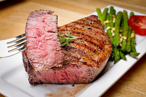 커요 꽃등심 스테이크, 물다 자르다 주시나요 - rib eye steak steak beef prepared potato 뉴스 사진 이미지