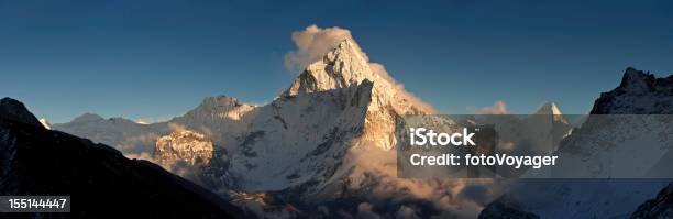 Himalayan Snow Summit Sonnenuntergang Dramatische Panorama Mountain Peak Stockfoto und mehr Bilder von Ansicht aus erhöhter Perspektive