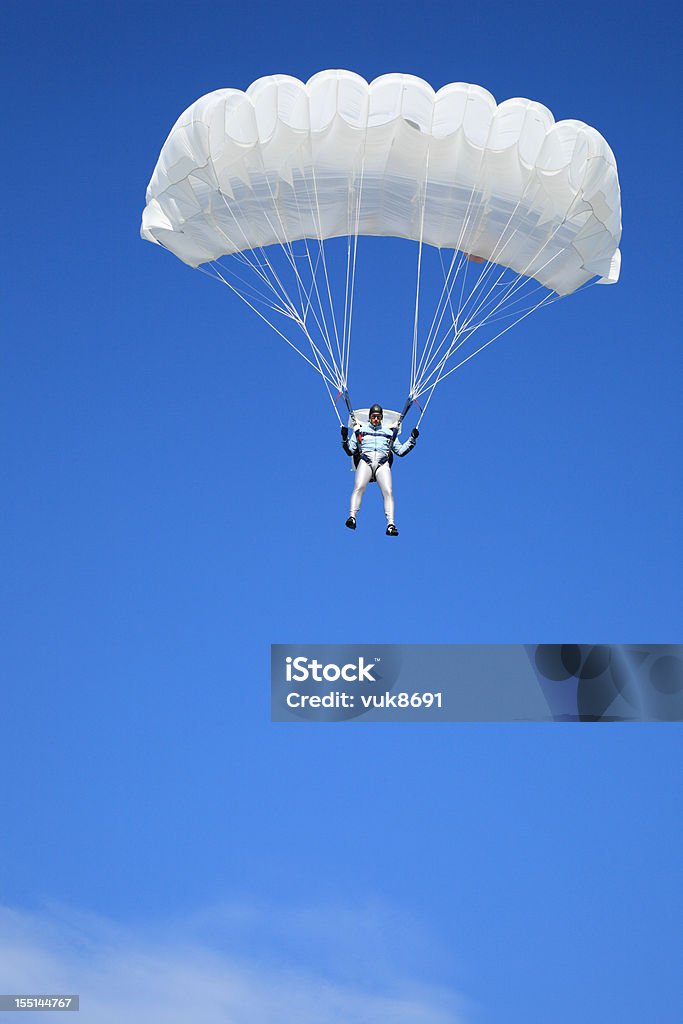 Parachutist в воздухе - Стоковые фото Парашютный спорт роялти-фри