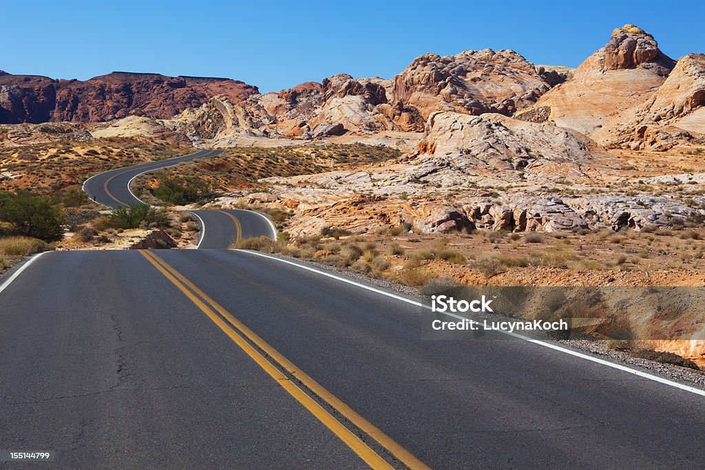 Geschwungene road - Lizenzfrei Wüstenstraße Stock-Foto