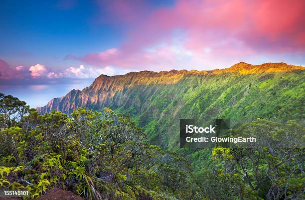 Costa De Na Pali - Fotografias de stock e mais imagens de Kauai - Kauai, Reserva Estatal de Kokee, Vale Kalalau