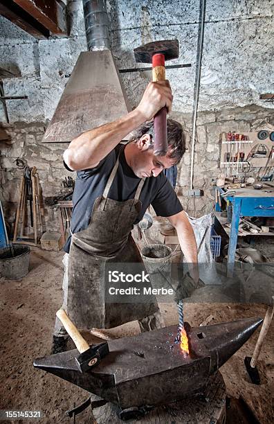 Herrero Foto de stock y más banco de imágenes de Adulto - Adulto, Color - Tipo de imagen, De ascendencia europea