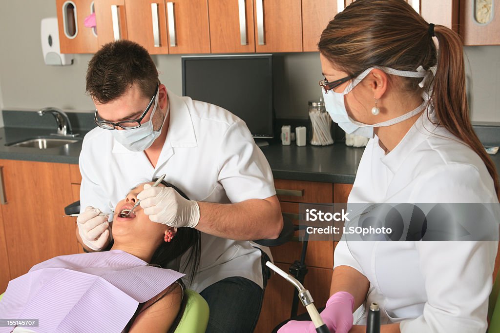 En el dentista-trabajo - Foto de stock de Adolescente libre de derechos