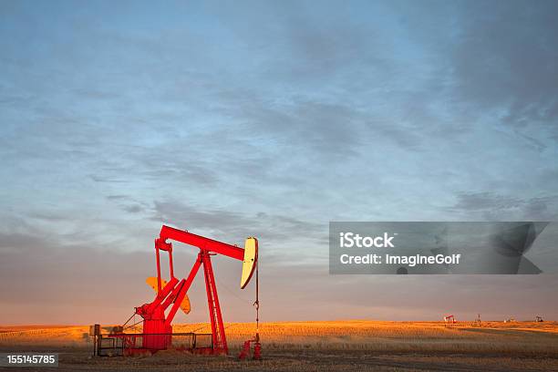 Photo libre de droit de Prairie Pumpjack banque d'images et plus d'images libres de droit de Méthane - Méthane, Acier, Alberta