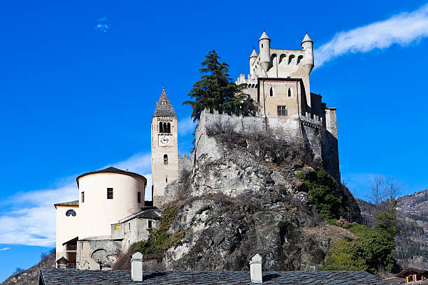 castelo de saint-pierre, vale de aosta - valle daosta - fotografias e filmes do acervo