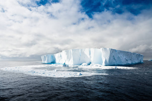 istock Antarctic Nature Melting Tabloid Iceberg South Pole Region 155146451