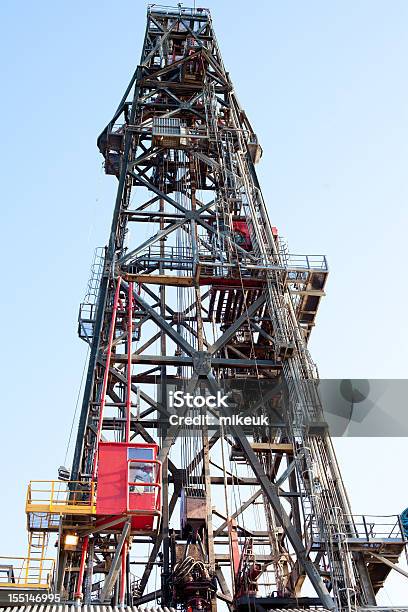 Plataforma De Perfuração De Petróleo De Derrick Tower - Fotografias de stock e mais imagens de Broca