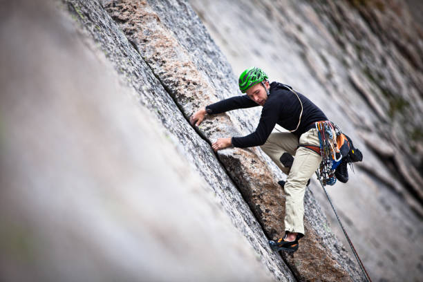 trad wspinaczka skalna w colorado - trad climbing obrazy zdjęcia i obrazy z banku zdjęć